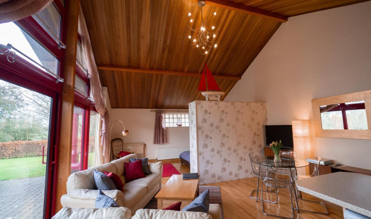 Surlingham Lodge Studio Large Family Cottage NWI Zewnętrze zdjęcie